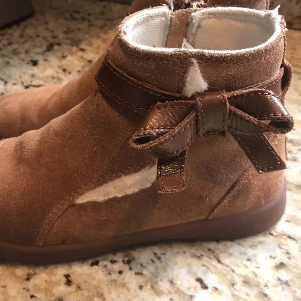 Ugg bow boots